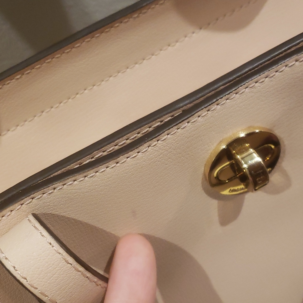 ❣️💫MARK DOWN💫❣️ Michael Kors pink bag - Picture 3 of 15